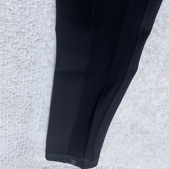Black Fabletics Athleisure Set - Picture 10 of 15